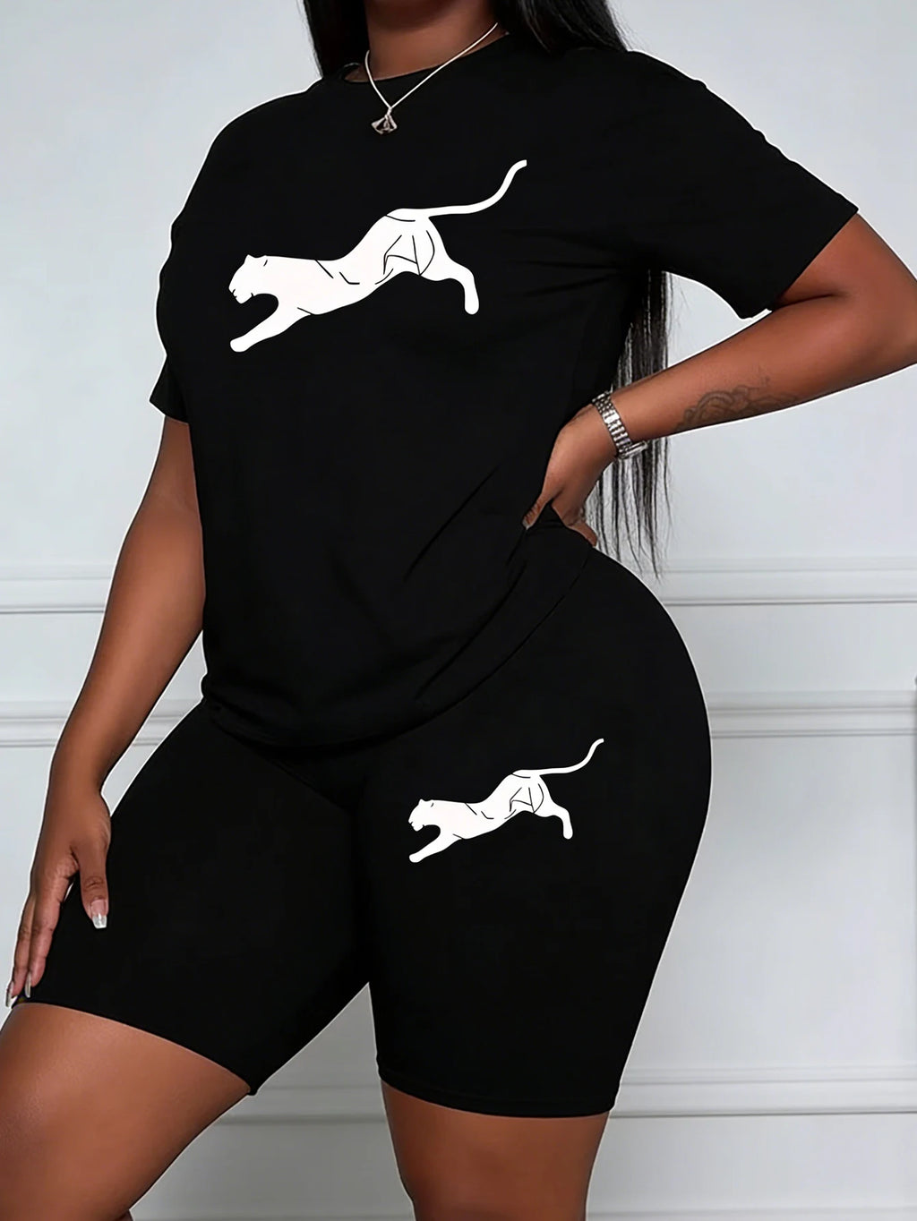 Women's plus-size casual shorts set with running animal pattern print design, fashionable and comfortable