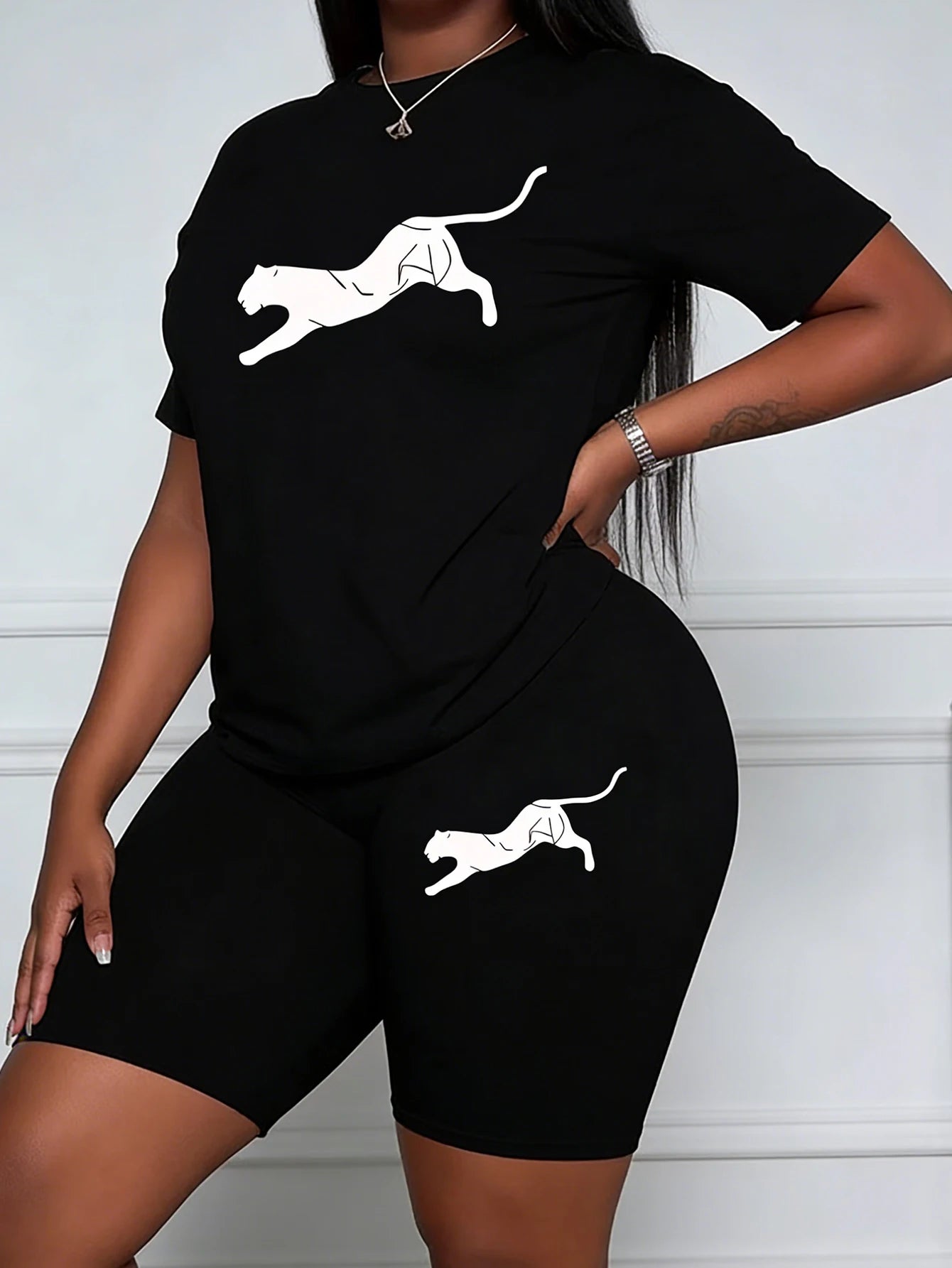 Women's plus-size casual shorts set with running animal pattern print design, fashionable and comfortable
