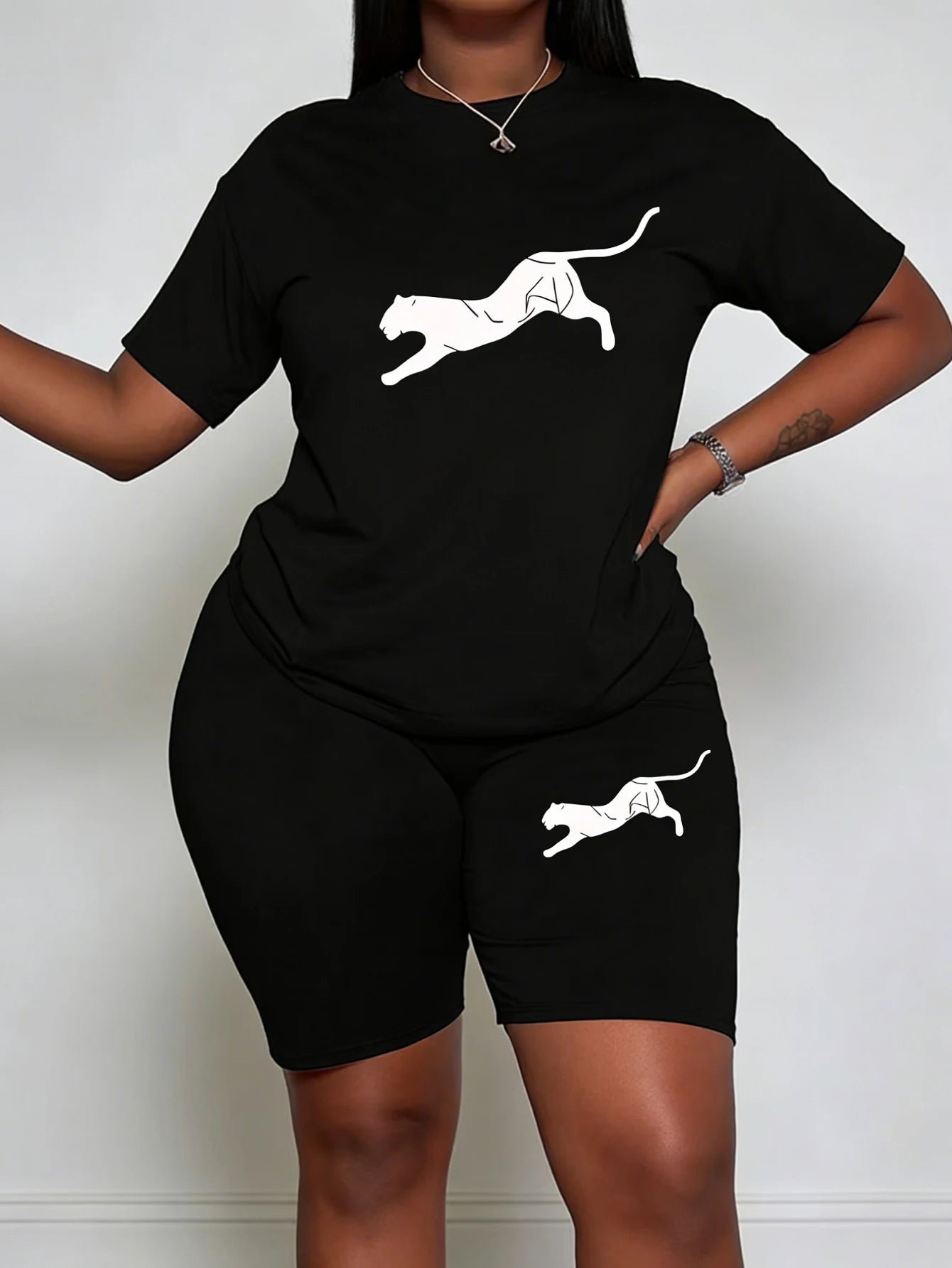 Women's plus-size casual shorts set with running animal pattern print design, fashionable and comfortable