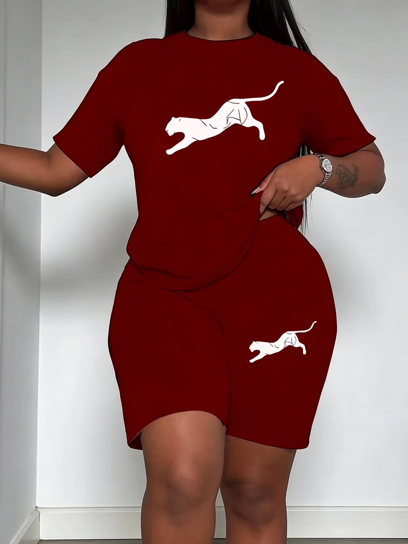 Women's plus-size casual shorts set with running animal pattern print design, fashionable and comfortable