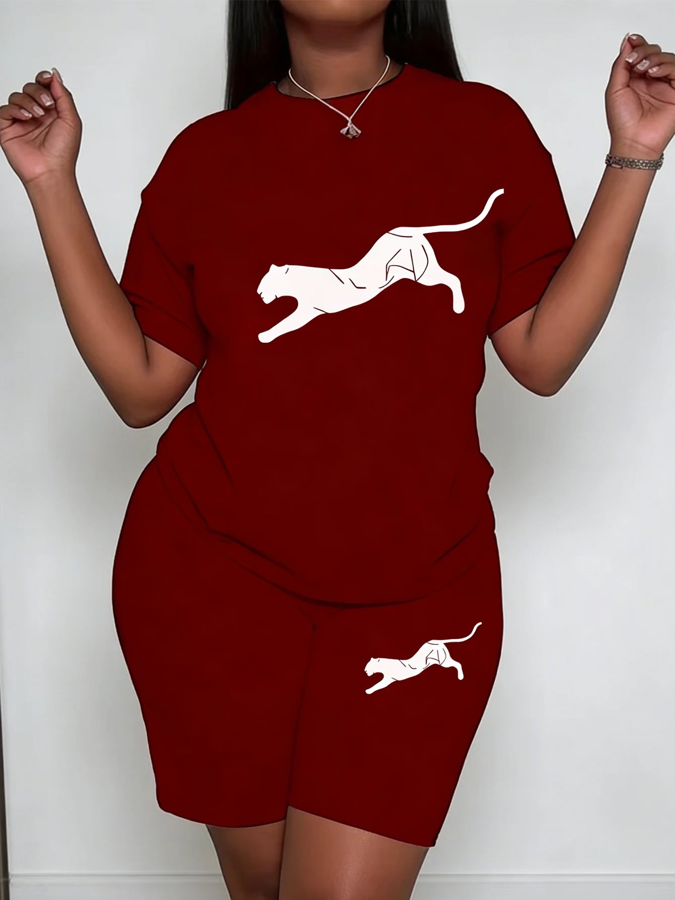 Women's plus-size casual shorts set with running animal pattern print design, fashionable and comfortable