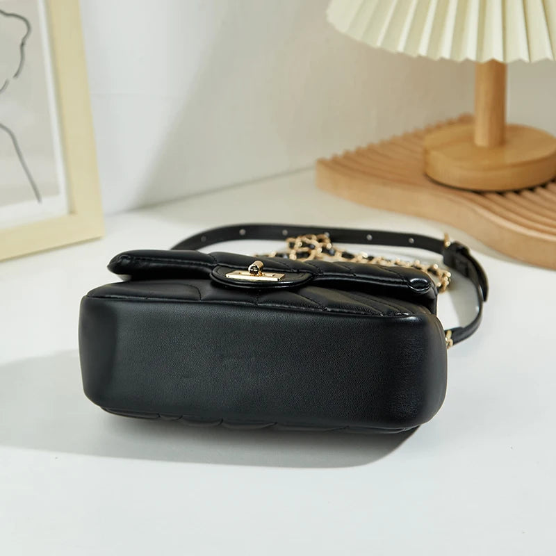 2025 New Women's Bag with a High-End Trendy Square Design, Fashionable Chain Shoulder Bag, Casual Simple Crossbody Bag for