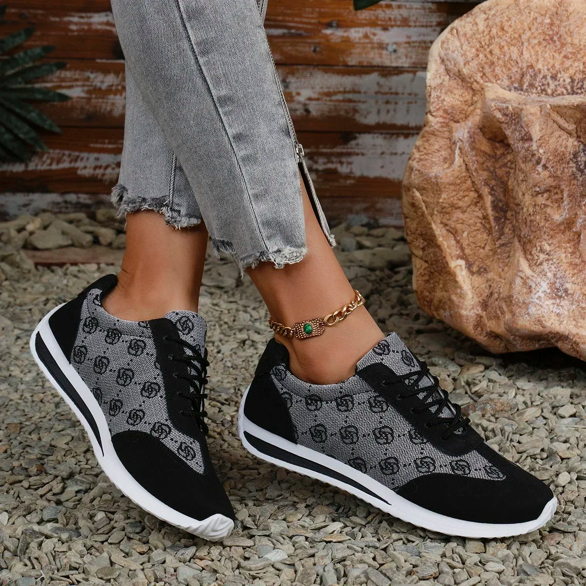 Spring and Summer Women Designer Mouth Breathable Cross Strap Sneakers Flat Comfortable Casual Walking Sneakers Zapatos De Mujer